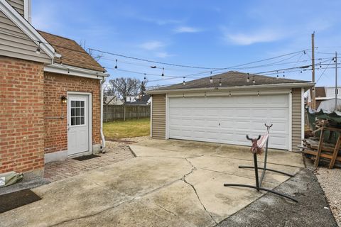 Tiny photo for 10906 Mcvicker Avenue, Chicago Ridge, IL 60415 (MLS # 12574704)