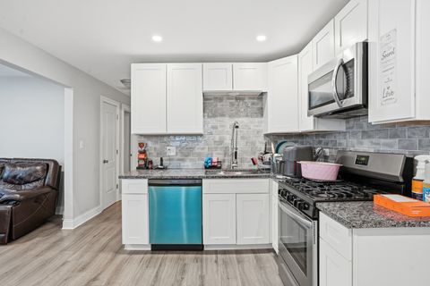 Tiny photo for 10906 Mcvicker Avenue, Chicago Ridge, IL 60415 (MLS # 12574704)