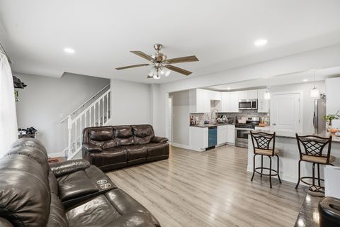 Tiny photo for 10906 Mcvicker Avenue, Chicago Ridge, IL 60415 (MLS # 12574704)