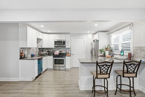 Tiny photo for 10906 Mcvicker Avenue, Chicago Ridge, IL 60415 (MLS # 12574704)