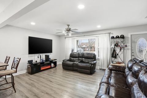 Tiny photo for 10906 Mcvicker Avenue, Chicago Ridge, IL 60415 (MLS # 12574704)