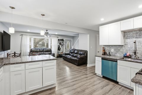 Tiny photo for 10906 Mcvicker Avenue, Chicago Ridge, IL 60415 (MLS # 12574704)