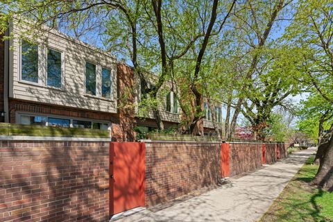 Photo of 1930 N Larrabee Street, Chicago, IL 60614 (MLS # 12625627)