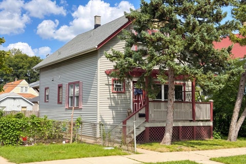 Photo of 5134 W Ainslie Street, Chicago, IL 60630 (MLS # 12783617)