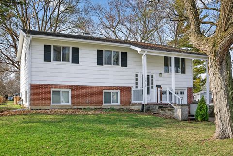 Tiny photo for 3915 Maple Avenue, McHenry, IL 60050 (MLS # 12594318)