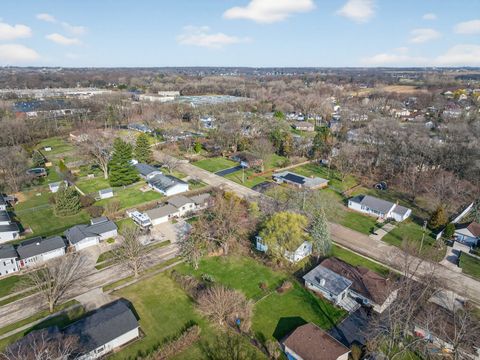 Tiny photo for 3915 Maple Avenue, McHenry, IL 60050 (MLS # 12594318)