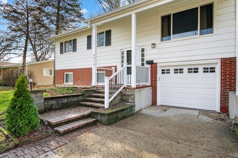 Tiny photo for 3915 Maple Avenue, McHenry, IL 60050 (MLS # 12594318)