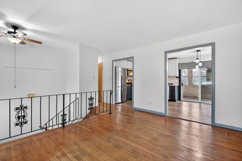 Tiny photo for 3915 Maple Avenue, McHenry, IL 60050 (MLS # 12594318)