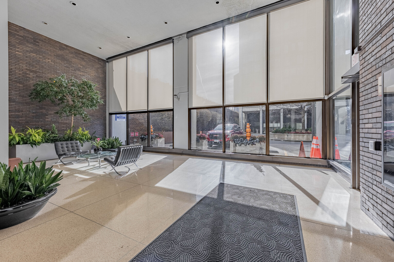 5455 N Sheridan Road 3906