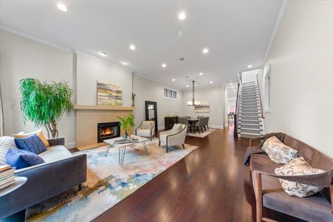 Tiny photo for 1716 W Wolfram Street, Chicago, IL 60657 (MLS # 12643985)