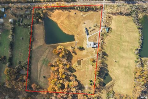 Tiny photo for 221 E Gore Street, Goreville, IL 62939 (MLS # EB460587)