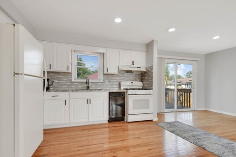 Tiny photo for 8808 S 85th Court, Hickory Hills, IL 60457 (MLS # 12747970)