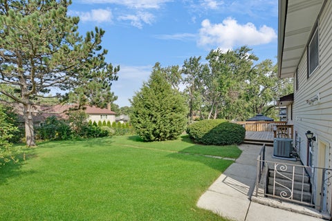 Tiny photo for 8808 S 85th Court, Hickory Hills, IL 60457 (MLS # 12747970)