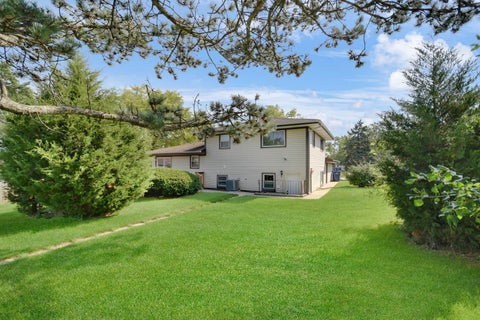 Tiny photo for 8808 S 85th Court, Hickory Hills, IL 60457 (MLS # 12747970)