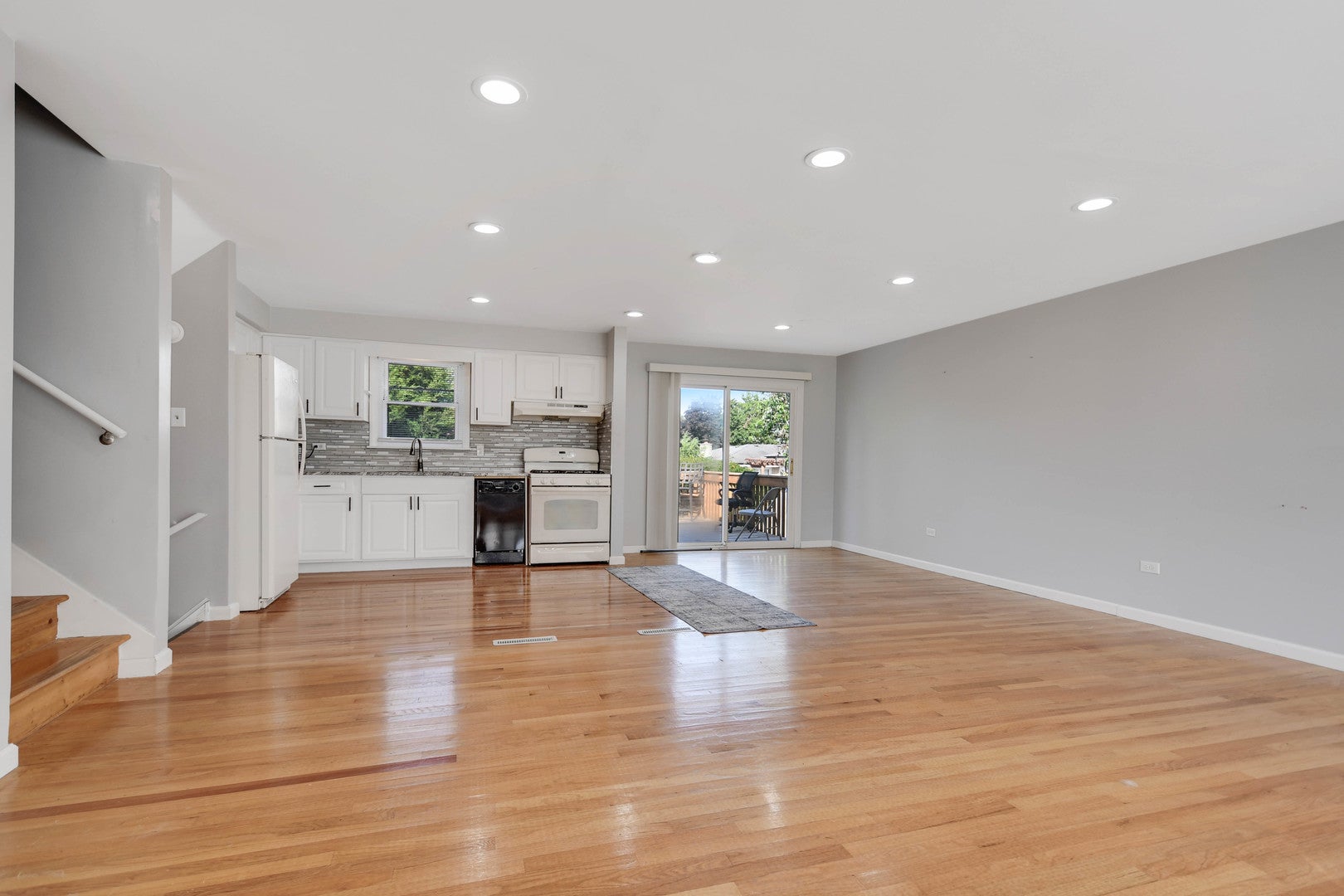 8808 S 85th Court