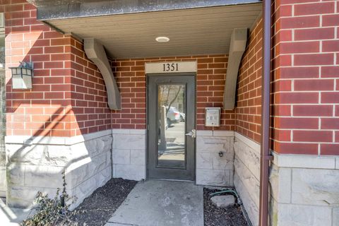 Tiny photo for 1351 S Halsted Street #106, Chicago, IL 60607 (MLS # 12587325)