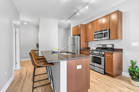 Tiny photo for 1351 S Halsted Street #106, Chicago, IL 60607 (MLS # 12587325)