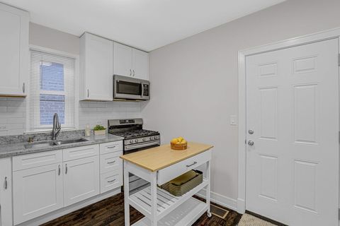 Tiny photo for 812 S Kilbourn Avenue, Chicago, IL 60624 (MLS # 12581649)
