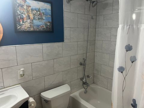 Tiny photo for 1517 W Lunt Avenue #1A, Chicago, IL 60626 (MLS # 12545647)