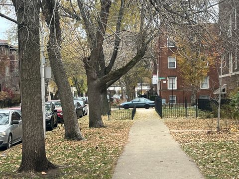 Tiny photo for 1517 W Lunt Avenue #1A, Chicago, IL 60626 (MLS # 12545647)