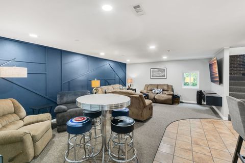 Tiny photo for 705 Ascot Court, Hoffman Estates, IL 60169 (MLS # 12601260)