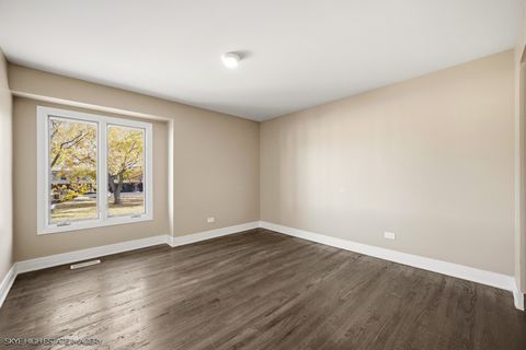 Tiny photo for 19 Cour Leroux, Palos Hills, IL 60465 (MLS # 12582891)