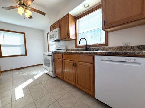 Tiny photo for 632 N Edgewood Avenue, Lombard, IL 60148 (MLS # 12599464)