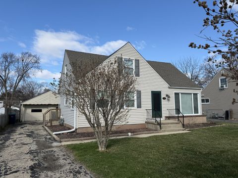 Tiny photo for 632 N Edgewood Avenue, Lombard, IL 60148 (MLS # 12599464)