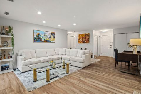 Tiny photo for 3050 Pheasant Creek Drive #305, Northbrook, IL 60062 (MLS # 12522837)