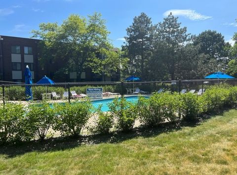 Tiny photo for 3050 Pheasant Creek Drive #305, Northbrook, IL 60062 (MLS # 12522837)