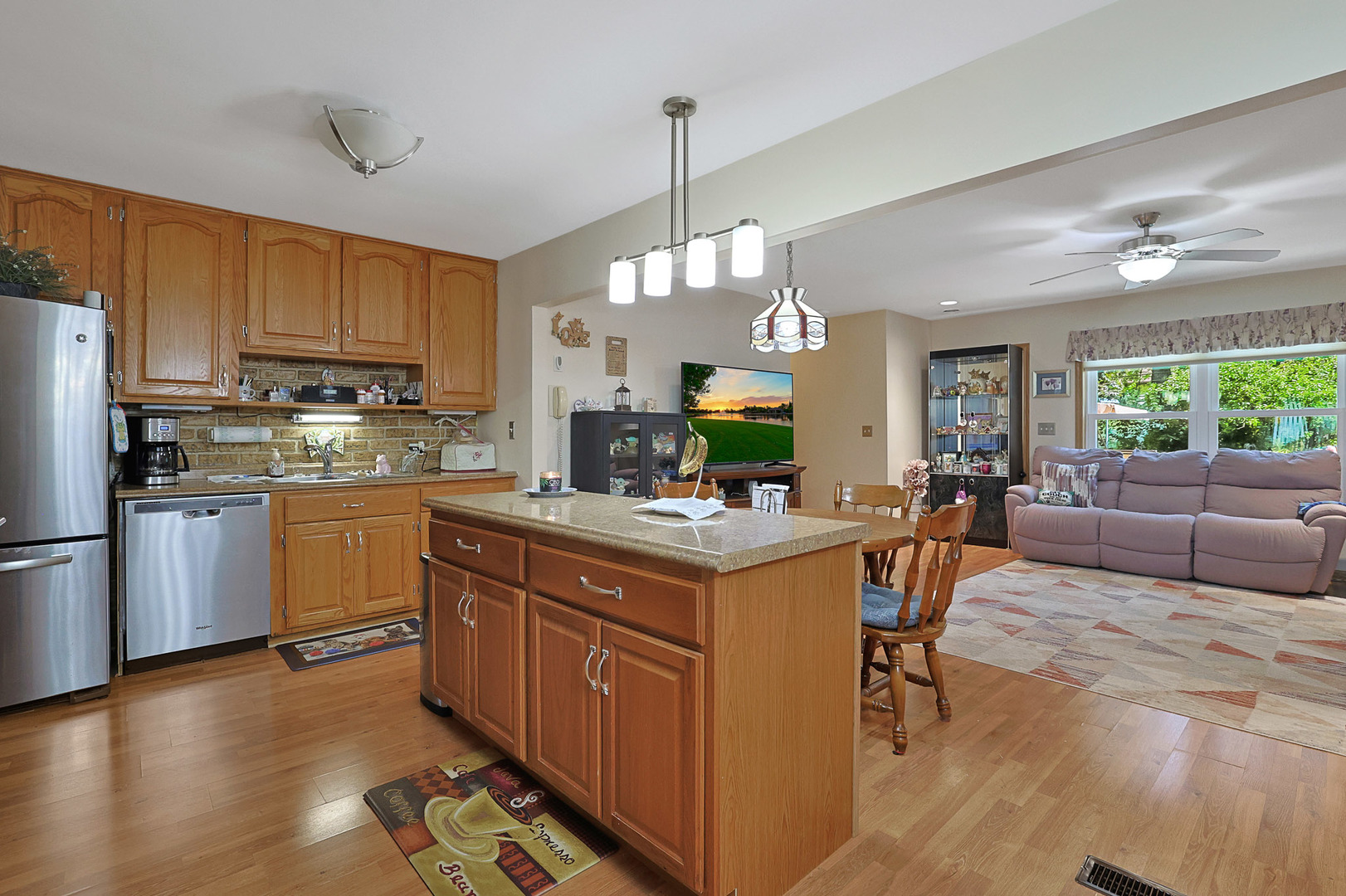 6857 Hawthorne Lane