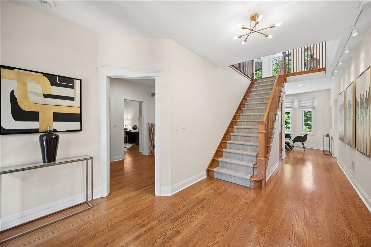 1035 Meadow Road