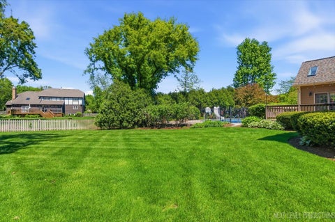 Tiny photo for 230 Persimmon Drive, St. Charles, IL 60174 (MLS # 12659052)