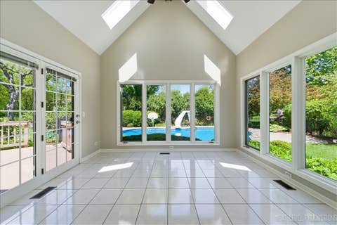 Tiny photo for 230 Persimmon Drive, St. Charles, IL 60174 (MLS # 12659052)