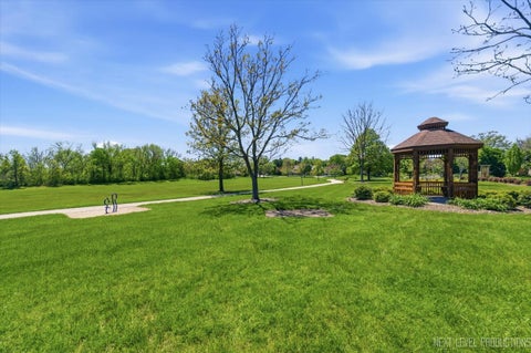 Tiny photo for 230 Persimmon Drive, St. Charles, IL 60174 (MLS # 12659052)