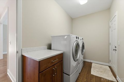 Tiny photo for 230 Persimmon Drive, St. Charles, IL 60174 (MLS # 12659052)