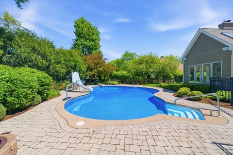 Tiny photo for 230 Persimmon Drive, St. Charles, IL 60174 (MLS # 12659052)