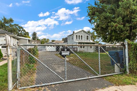 Tiny photo for 9827 Melvina Avenue, Oak Lawn, IL 60453 (MLS # 12635411)