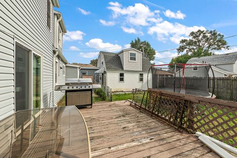 Tiny photo for 9827 Melvina Avenue, Oak Lawn, IL 60453 (MLS # 12635411)