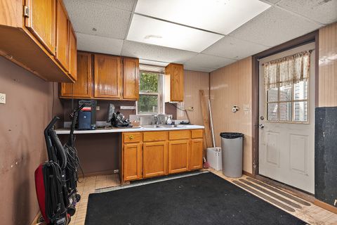 Tiny photo for 9827 Melvina Avenue, Oak Lawn, IL 60453 (MLS # 12635411)