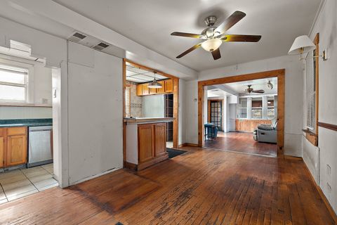 Tiny photo for 9827 Melvina Avenue, Oak Lawn, IL 60453 (MLS # 12635411)