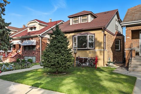 Tiny photo for 2531 N Major Avenue, Chicago, IL 60639 (MLS # 12481468)