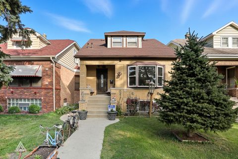 Photo of 2531 N Major Avenue, Chicago, IL 60639 (MLS # 12481468)