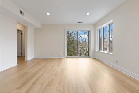 Tiny photo for 1500 OAK Avenue #4C, Evanston, IL 60201 (MLS # 12579817)