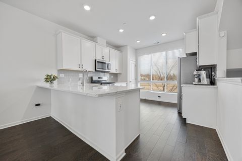 Tiny photo for 2317 Alumni Drive, Schaumburg, IL 60173 (MLS # 12589683)