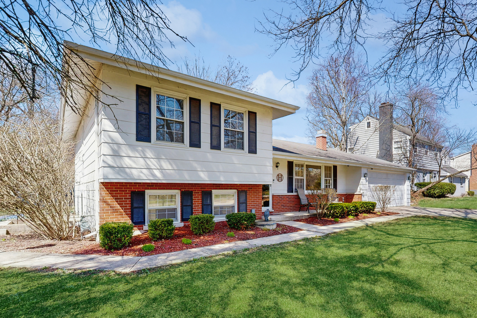 1S550 Hawthorne Lane