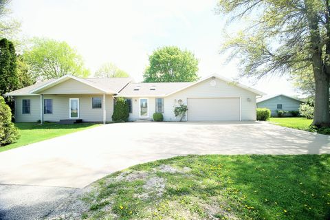 Photo of 10093 Wolf Road, Geneseo, IL 61254 (MLS # 12630913)