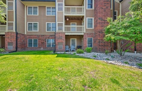 212 Glengarry Drive 105 Bloomingdale IL 60108