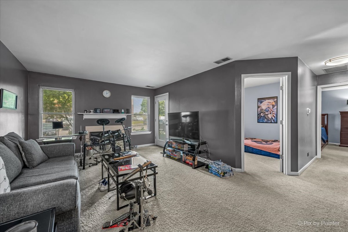 212 Glengarry Drive 105