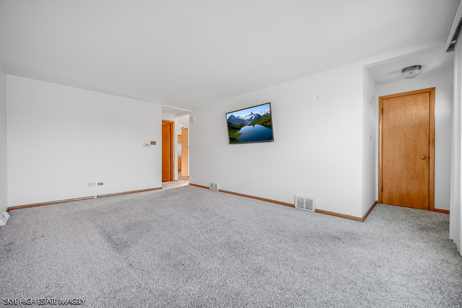 8121 Mcvicker Avenue